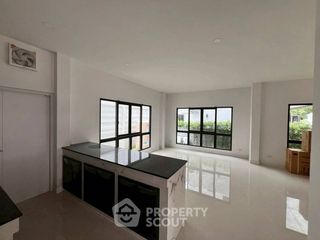 For rent 4 ベッドルーム house in Wang Thonglang, Bangkok