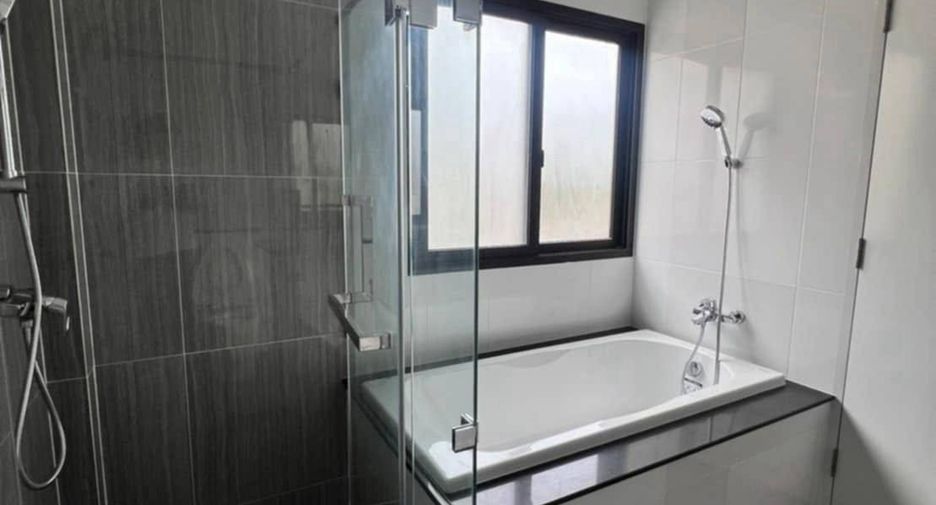 For rent 4 ベッドルーム house in Wang Thonglang, Bangkok