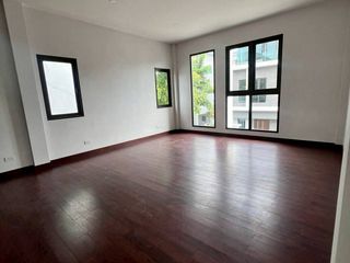 For rent 4 ベッドルーム house in Wang Thonglang, Bangkok