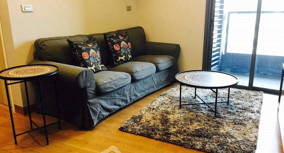 For rent 2 bedrooms condo in Khlong Toei, Bangkok