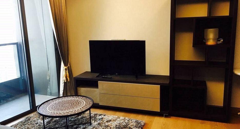 For rent 2 bedrooms condo in Khlong Toei, Bangkok