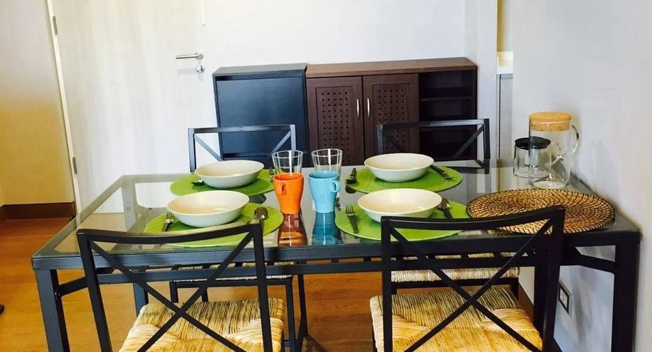 For rent 2 bedrooms condo in Khlong Toei, Bangkok