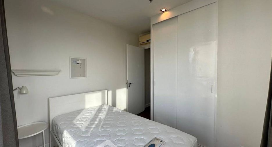 For rent 2 bedrooms condo in Thon Buri, Bangkok