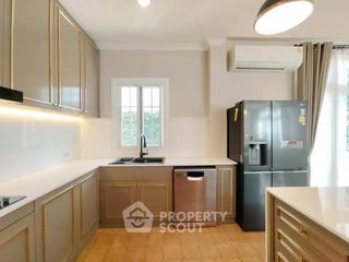 For rent 4 bedrooms house in Bang Na, Bangkok