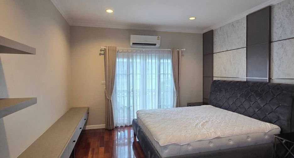 For rent 4 bedrooms house in Bang Na, Bangkok