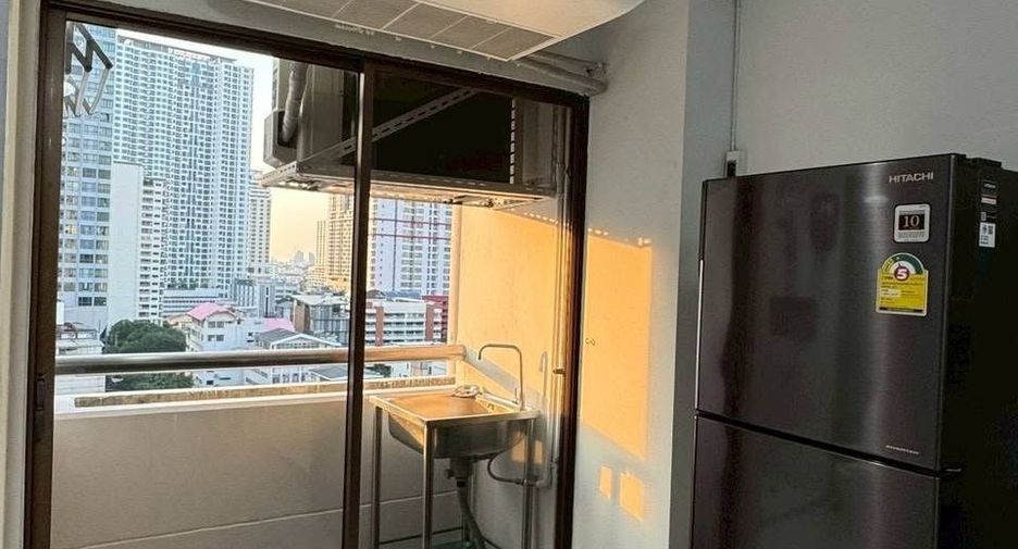 Wohnung zur Miete mit Studio in Pathum Wan, Bangkok