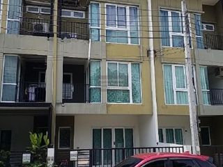 À vendre 3 chambres maison de ville à Bang Phli, Samut Prakan