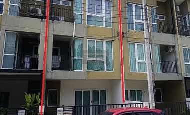 À vendre 3 chambres maison de ville à Bang Phli, Samut Prakan