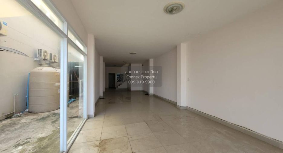 For sale 3 bedrooms retail Space in Mueang Nong Khai, Nong Khai