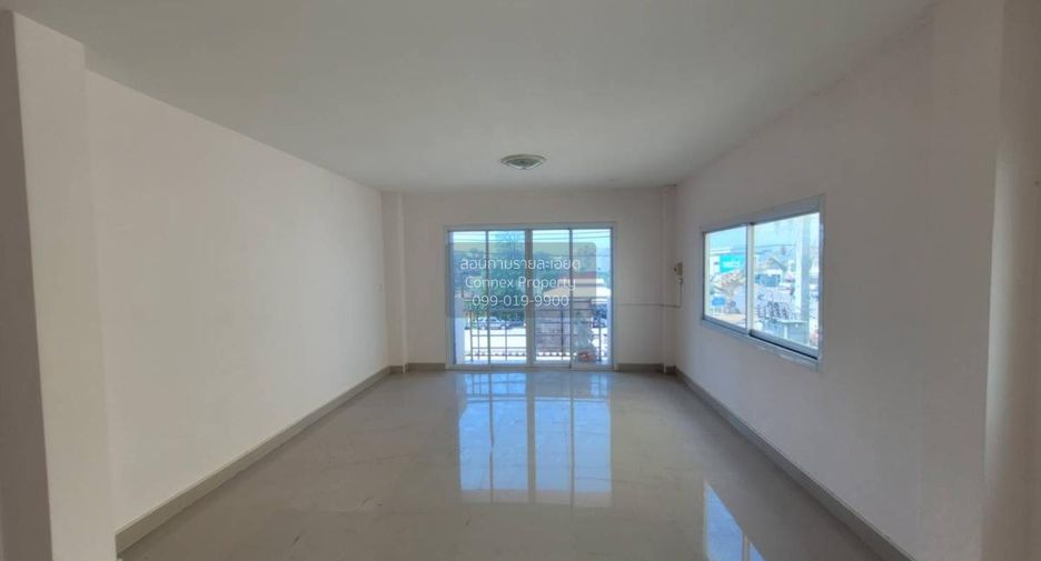 For sale 3 bedrooms retail Space in Mueang Nong Khai, Nong Khai