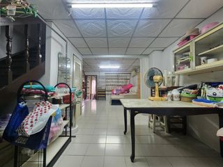 Casa adosada en venta de 3 habitaciones en Min Buri, Bangkok