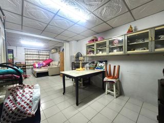 Casa adosada en venta de 3 habitaciones en Min Buri, Bangkok