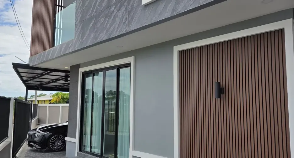 Casa en venta de 2 habitaciones en Si Racha, Chonburi
