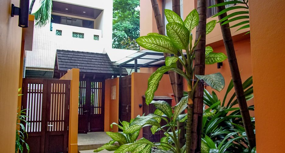 Condo en alquiler de 3 habitaciones en Watthana, Bangkok