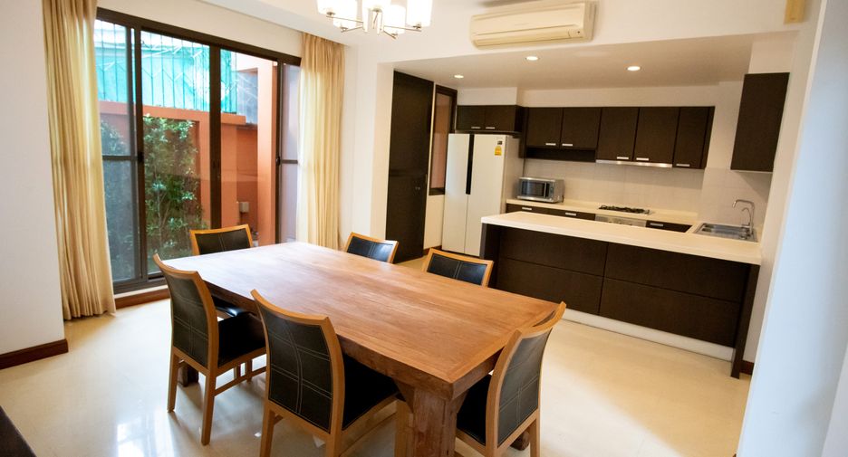 Condo en alquiler de 3 habitaciones en Watthana, Bangkok