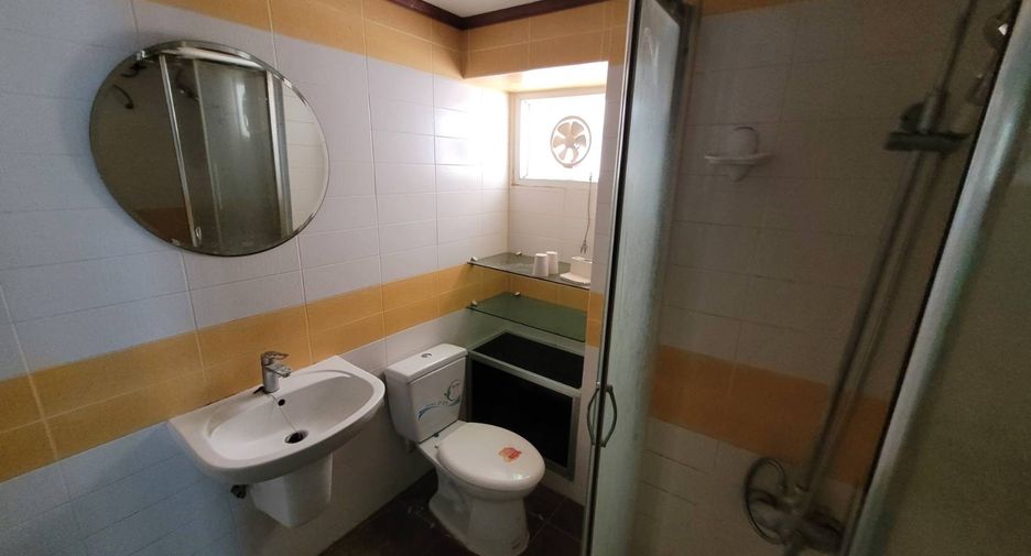 Wohnung zur Miete mit 2 Zimmer in Khlong Toei, Bangkok