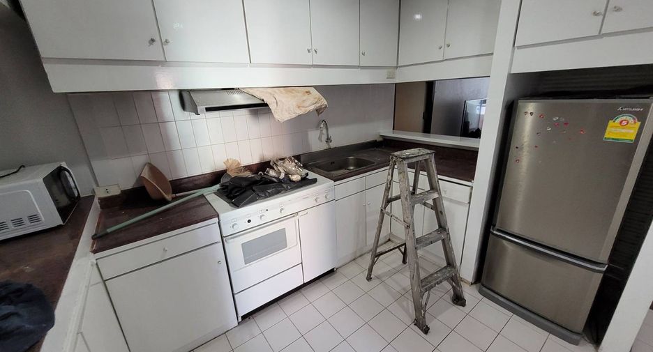 Wohnung zur Miete mit 2 Zimmer in Khlong Toei, Bangkok