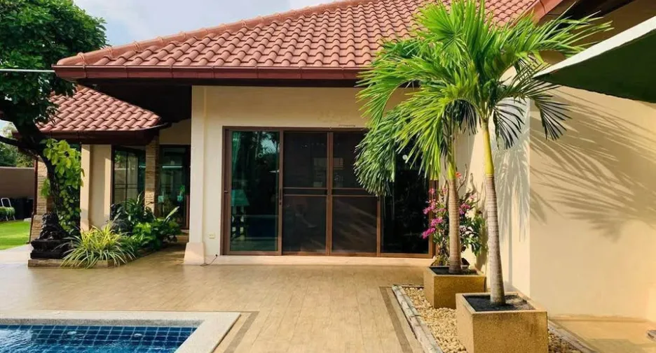 Villa en alquiler de 3 habitaciones en Huay Yai, Pattaya