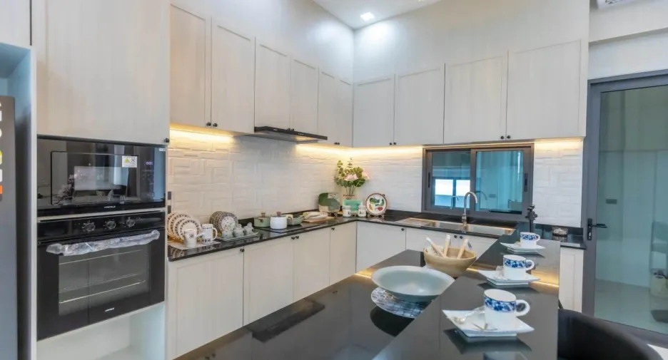 For sale 4 bedrooms villa in Bang Lamung, Chonburi