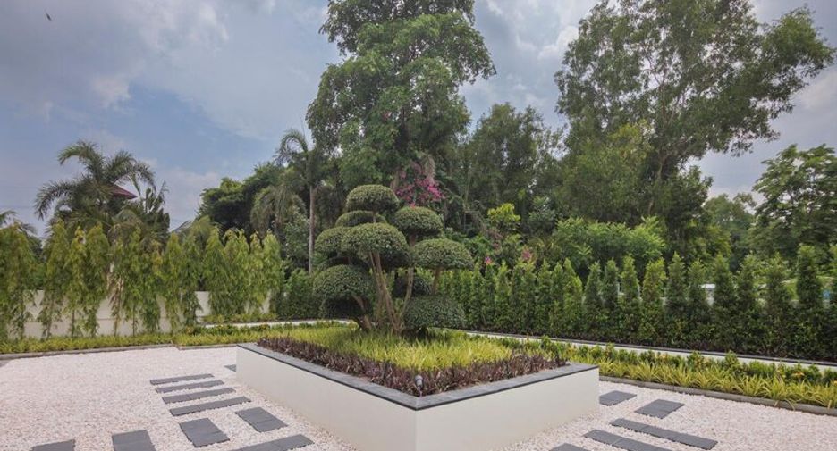 Villa zum Kauf mit 4 Zimmer in Bang Lamung, Chonburi