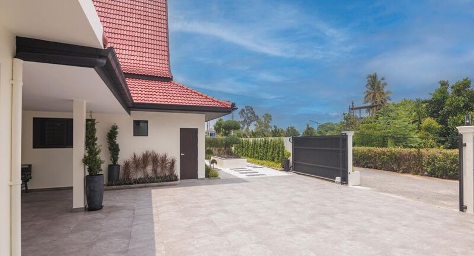 Villa zum Kauf mit 4 Zimmer in Bang Lamung, Chonburi