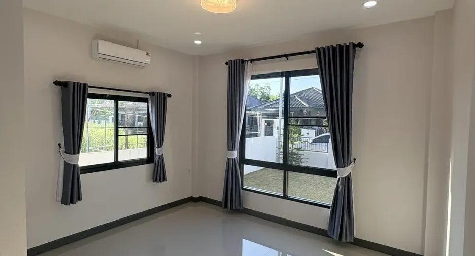 For rent 3 bedrooms house in Saraphi, Chiang Mai