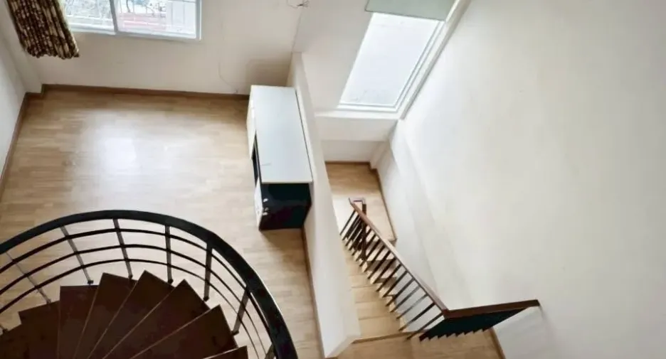 Casa adosada en venta y en alquiler de 4 habitaciones en Pak Kret, Nonthaburi