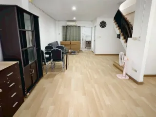 À vendre et à louer 4 chambres maison de ville à Pak Kret, Nonthaburi