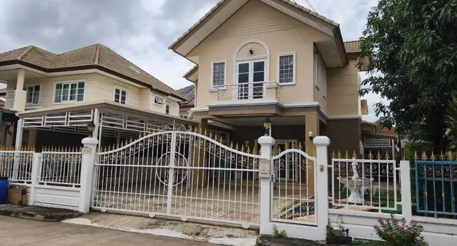 Casa en alquiler de 3 habitaciones en Thanyaburi, Pathum Thani