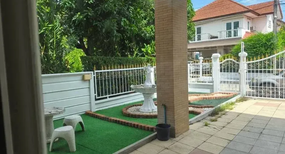 Casa en alquiler de 3 habitaciones en Thanyaburi, Pathum Thani