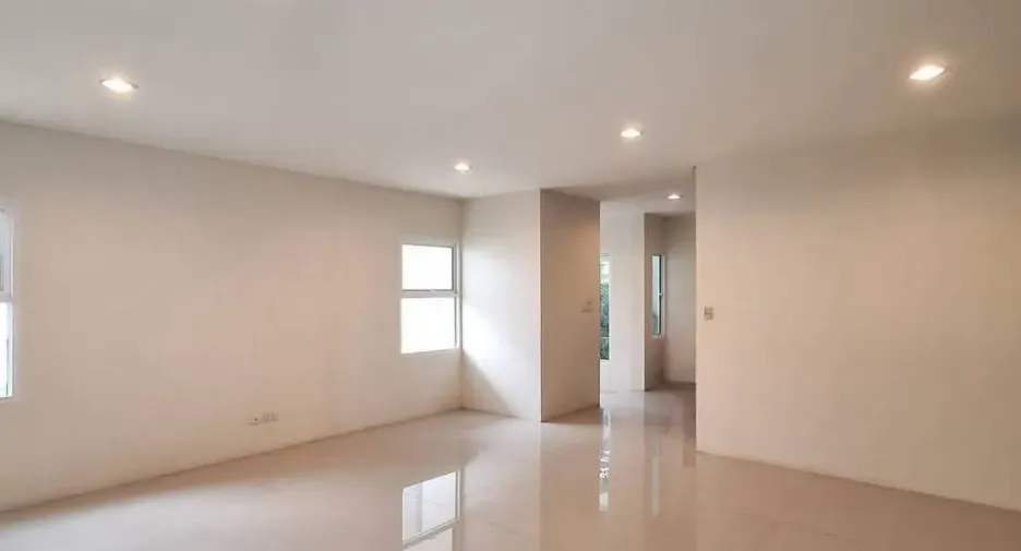 Casa en venta de 3 habitaciones en Mueang Nonthaburi, Nonthaburi