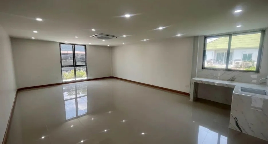 For rent スタジオ house in Mueang Nonthaburi, Nonthaburi