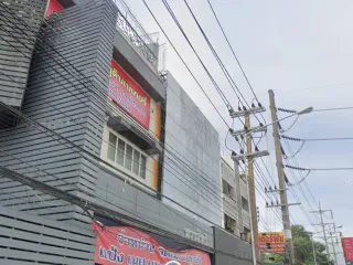 Gewerbefläche zum Kauf mit 4 Zimmer in Mueang Nakhon Ratchasima, Nakhon Ratchasima