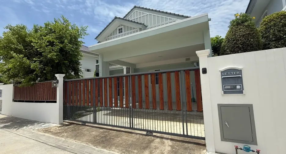 Haus zur Miete mit 3 Zimmer in Bang Phli, Samut Prakan