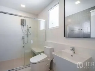 Haus zur Miete mit 2 Zimmer in Prawet, Bangkok