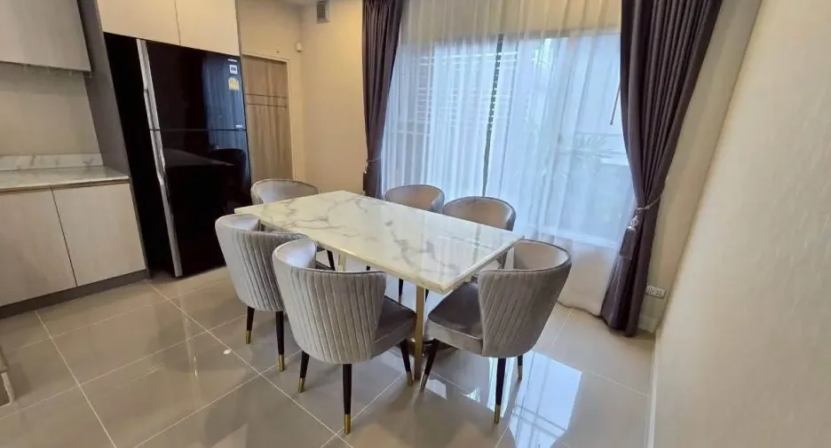 For rent and for sale 4 bedrooms house in Lat Krabang, Bangkok