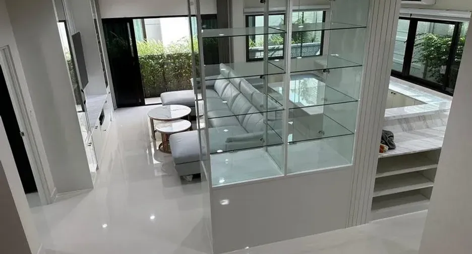 À vendre 3 chambres maison à Saphan Sung, Bangkok