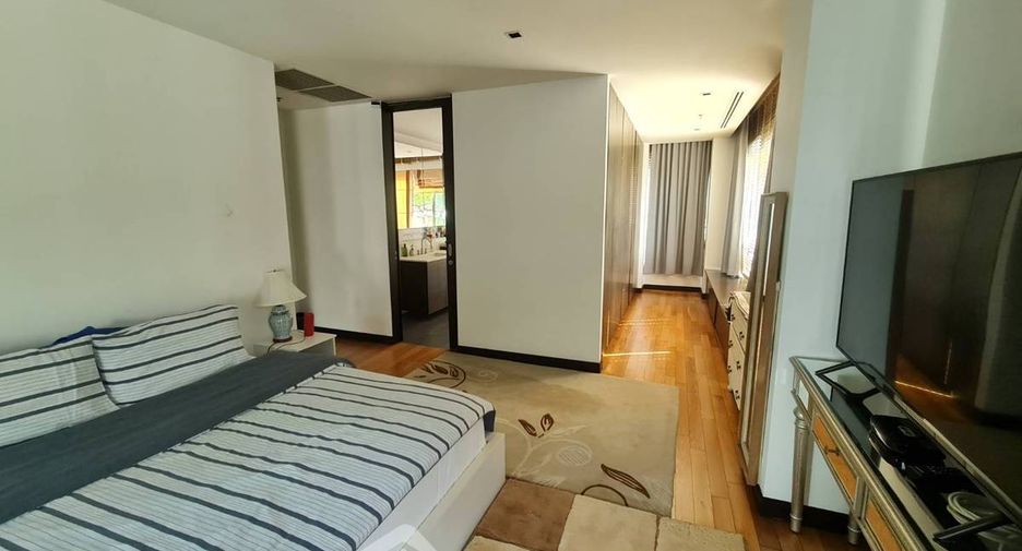 For sale 3 bedrooms condo in Yan Nawa, Bangkok