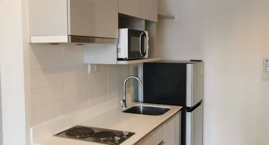Condo en alquiler de 2 habitaciones en Huai Khwang, Bangkok