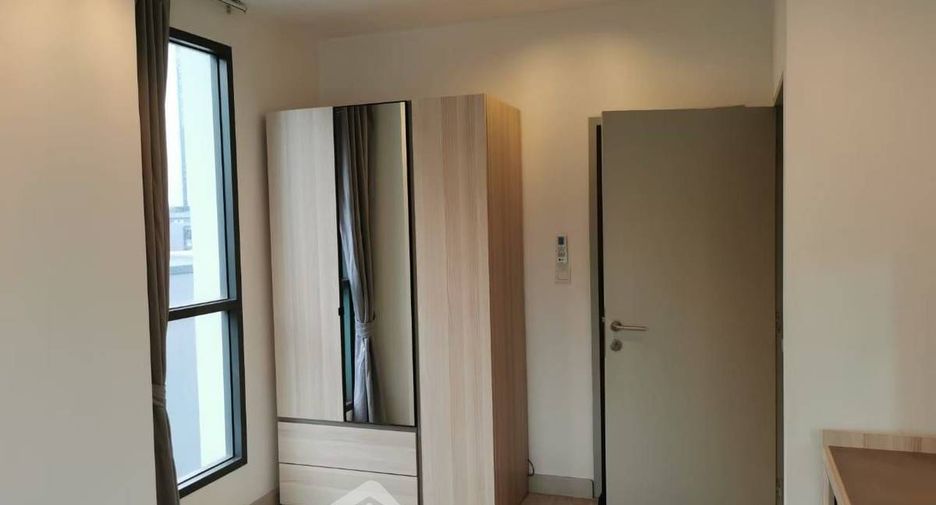 Condo en alquiler de 2 habitaciones en Huai Khwang, Bangkok