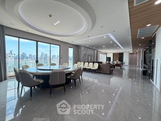 Condo en venta de 4 habitaciones en Watthana, Bangkok