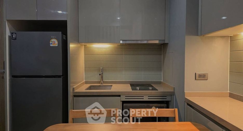 À louer et à vendre 1 chambre condo à Bang Rak, Bangkok