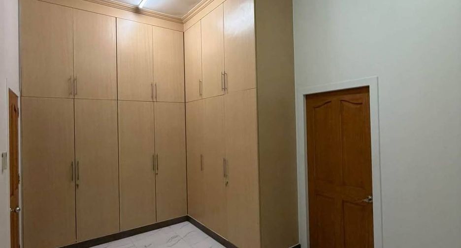 Villa en venta de 4 habitaciones en Bang Lamung, Chonburi