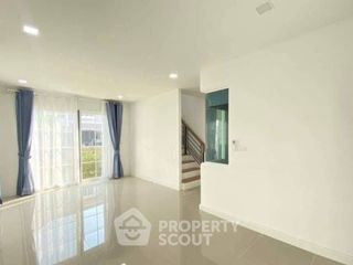 Casa en venta de 4 habitaciones en Bang Khen, Bangkok