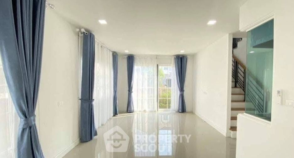 Casa en venta de 4 habitaciones en Bang Khen, Bangkok