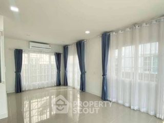 Casa en venta de 4 habitaciones en Bang Khen, Bangkok