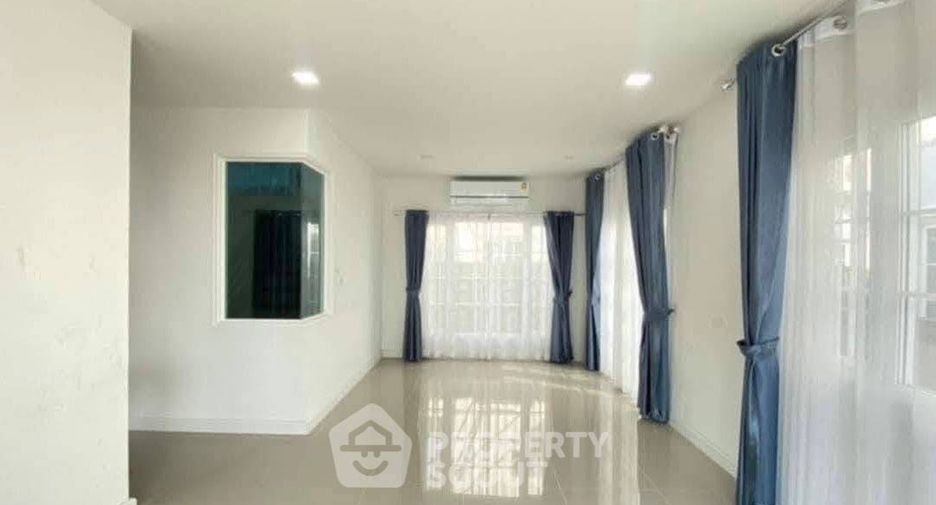 Casa en venta de 4 habitaciones en Bang Khen, Bangkok