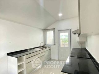 Casa en venta de 4 habitaciones en Bang Khen, Bangkok