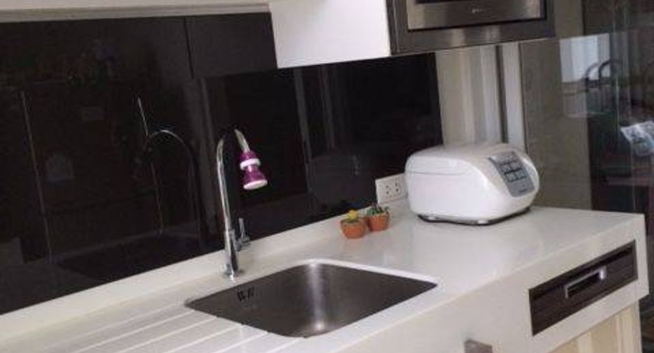 Аренда и продажа 1 кровать кондо в Пхра Кханонг, Бангкок