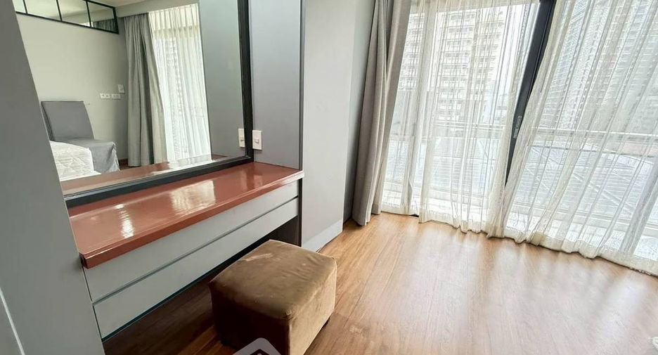 For rent そして for sale 3 ベッドルーム condo in Watthana, Bangkok